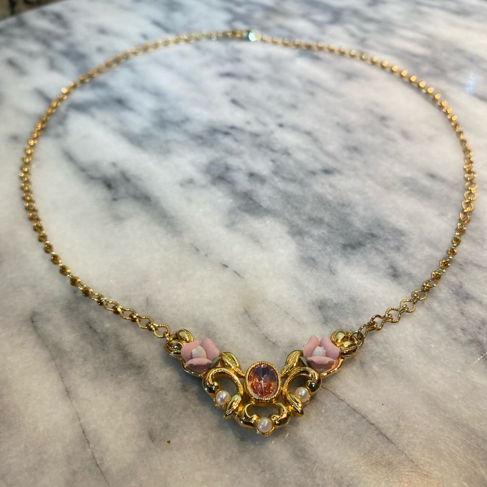 Vintage Avon Floral Victorian Style Necklace
